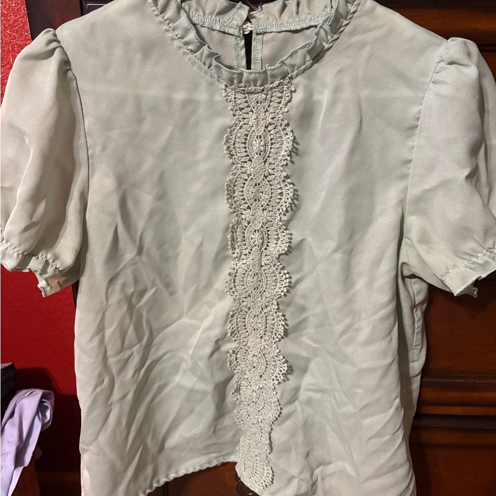 Elegant Green Lace Trim Blouse